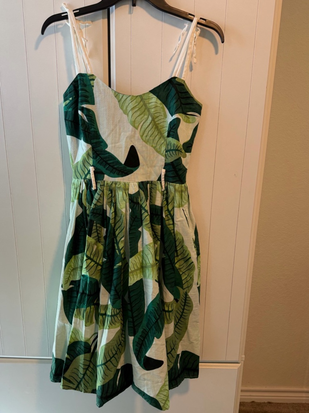 065 Collectif Green Leaf Tie-Strap Sundress Small, 1950s inspired SZ XS - Picture 2 of 7